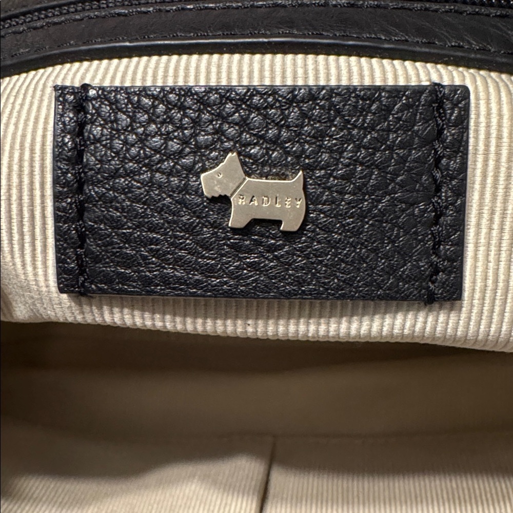 Radley London Farringdon Black Leather Tote w/ Dog Charm - Picture 9 of 9